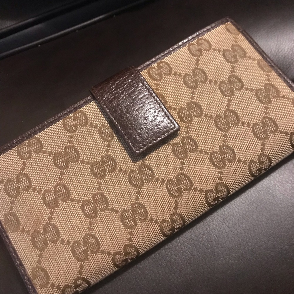 💯 authentic Gucci wallet like new!